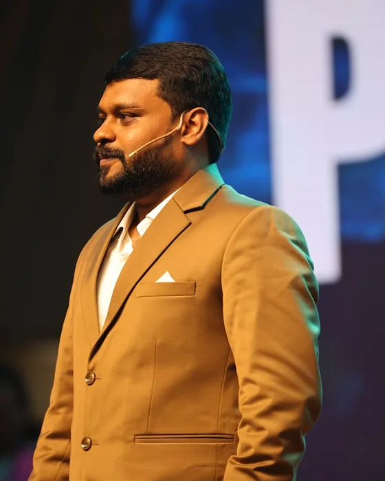 Doctor Farmer on stage, close-up 02